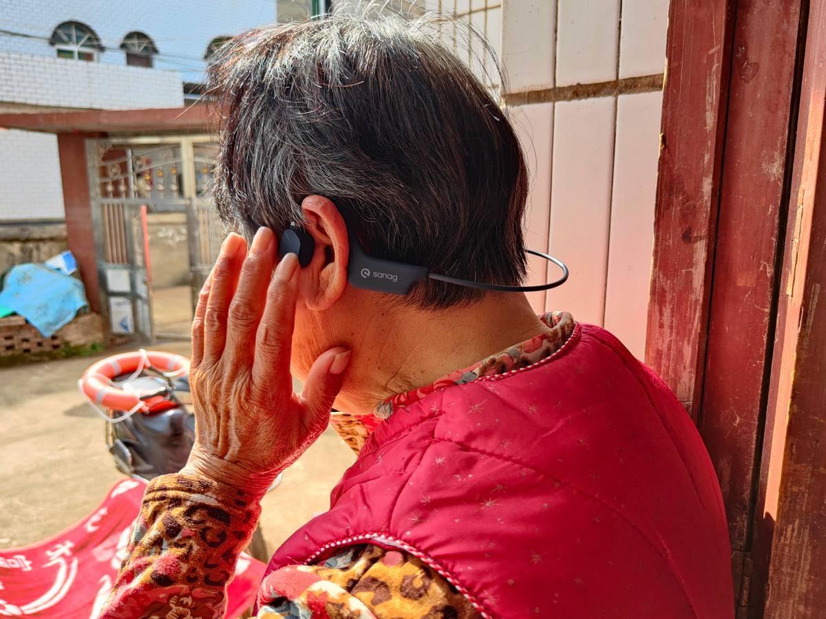 比无线蓝牙耳机，还便宜的黑科技耳机，sanag两款耳机如何选？