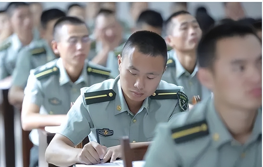 大学期间当兵的得与失（高考生报考军校之前）