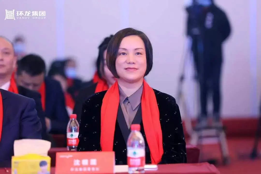 用一根竹子打动投资人，她如何从零做到本色纸行业第一？