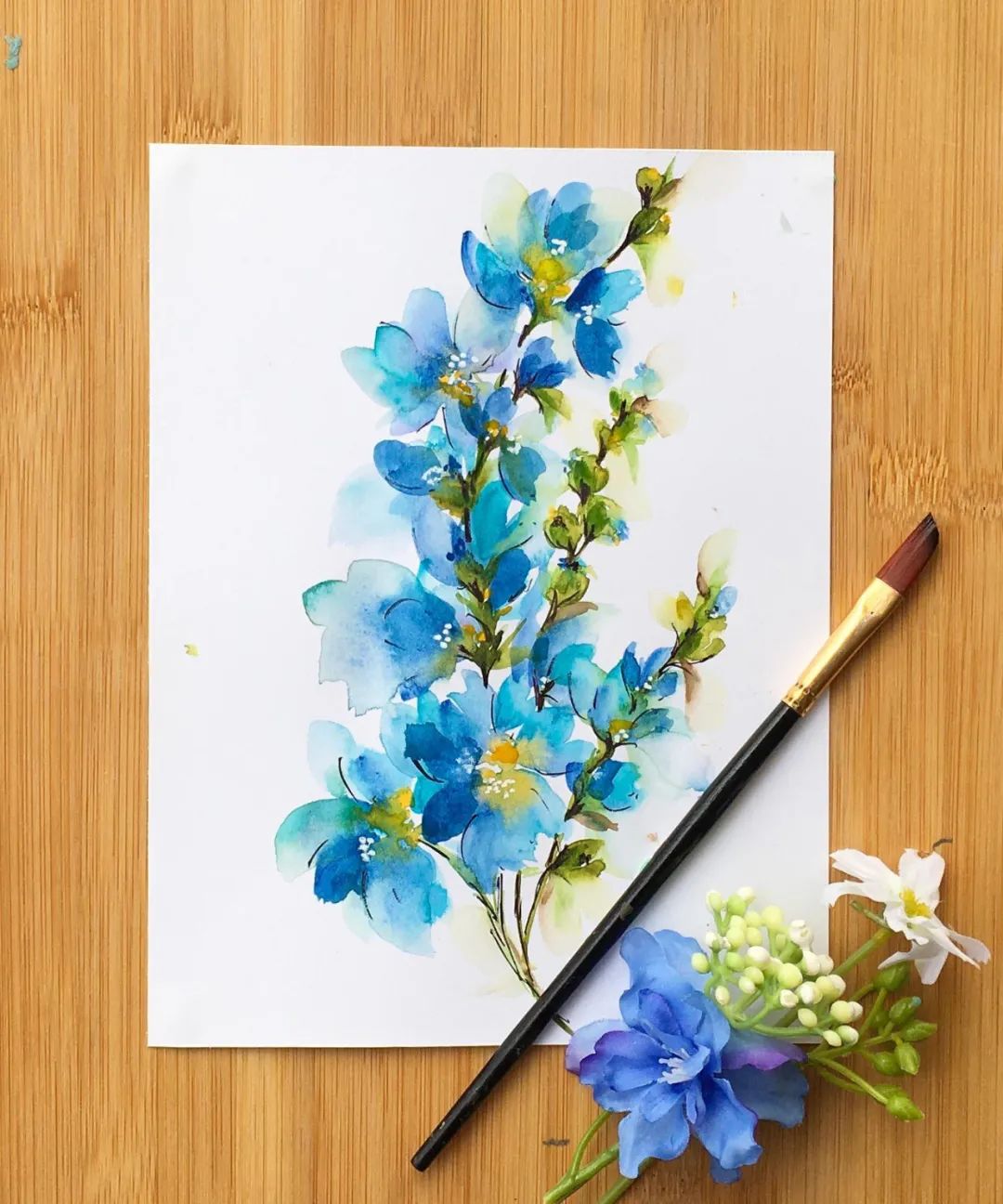 她仅用一支笔,就能轻松驾驭唯美绚丽的水彩花卉!超简单的方法