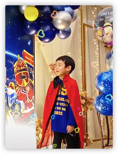 42岁女星为儿子高调庆生，神秘富商老公罕出镜，被嘲讽太老像父女