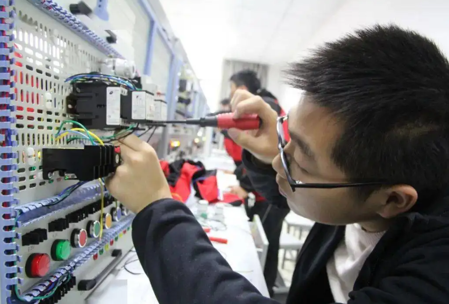 考研名师张雪峰预测：这3个专业分数或上涨，想稳进大学谨慎选择