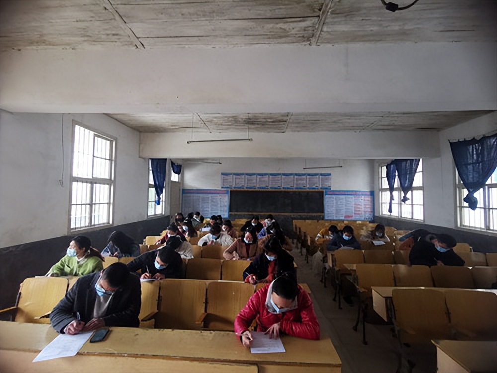 小沙江镇中心小学举行全体教职工防溺水安全知识测试