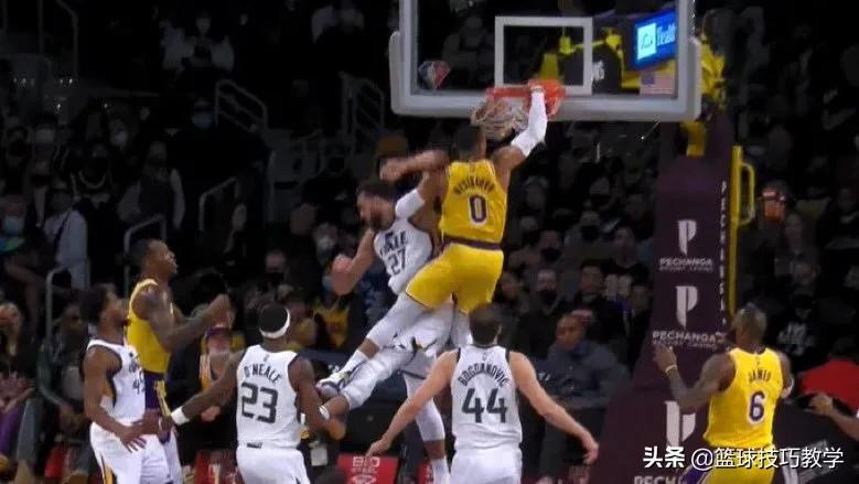 中锋与后卫的nba组合有哪些(隔扣戈贝尔！威少又打回来了！1米98的后卫打中锋)