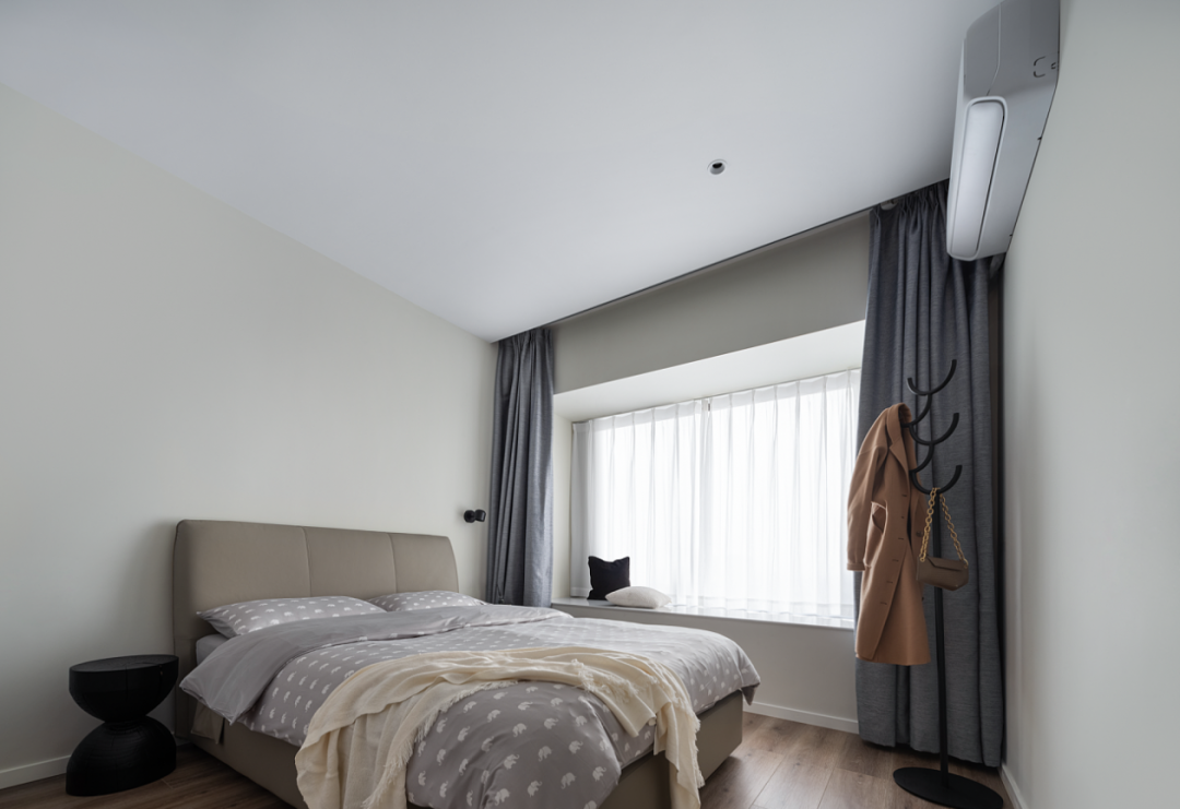 88m²办公区+生活区：他家诗意极简风，让小夫妻安排的明明白白