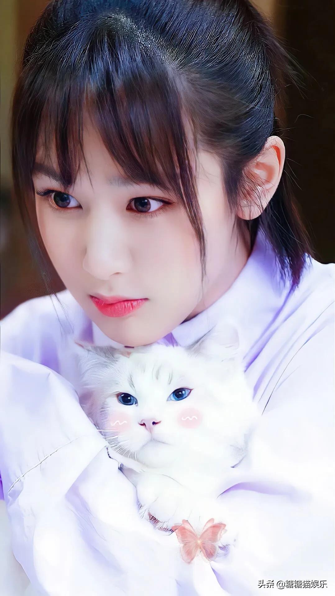 杨紫：清纯甜美，靓丽多姿