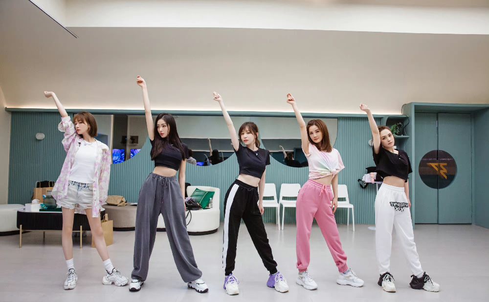 QQ音乐女歌手榜：邓紫棋热度持续上升排名第一，王心凌成绩也不差