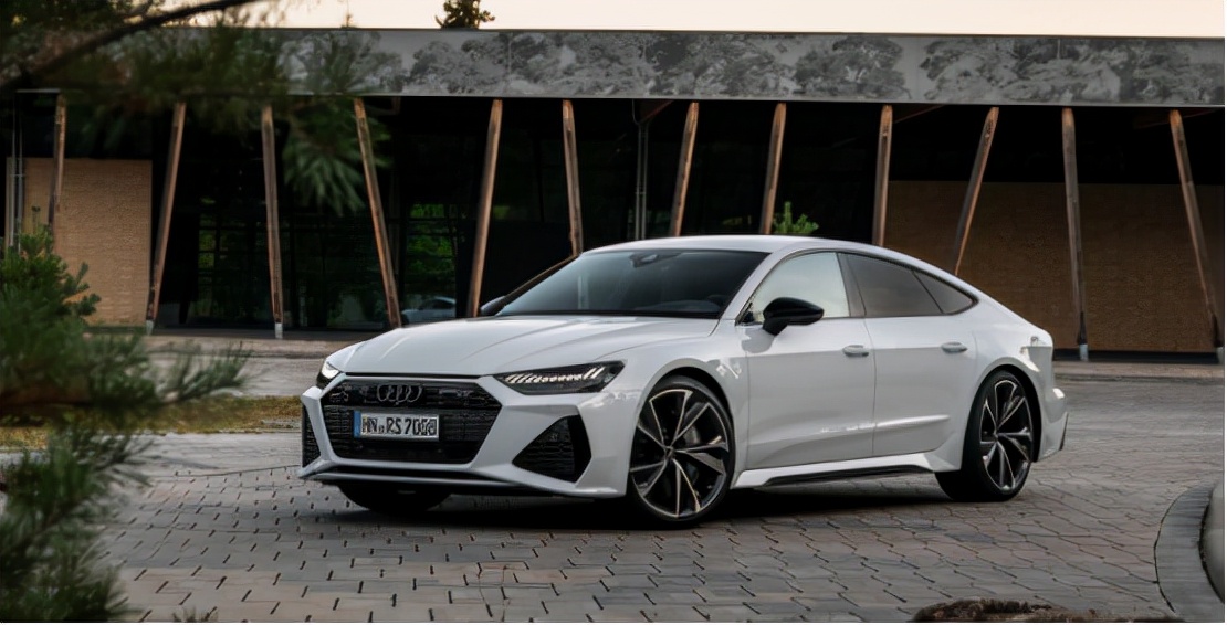 全新奥迪RS7 Sportback，是年轻人的心动之选，魅力十足
