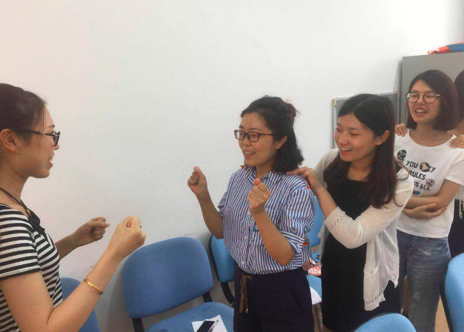 大学生活也有“潜规则”，辅导员基本不会明说，可学生要小心谨慎