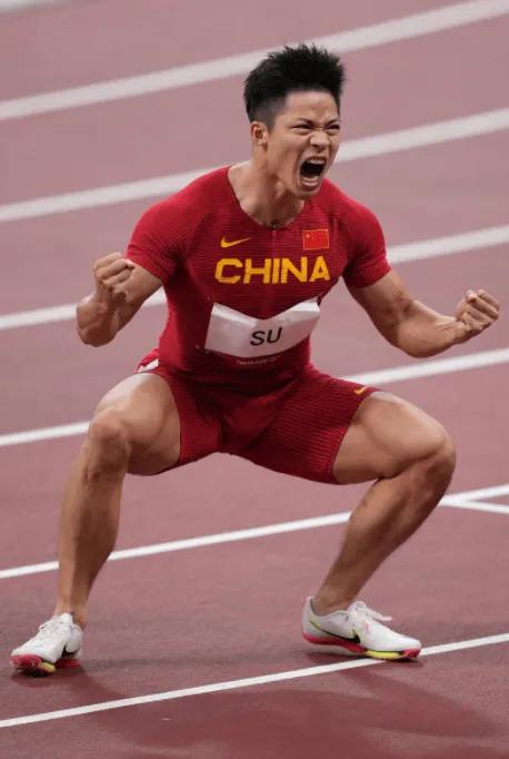 苏炳添照片高清壁纸(苏炳添高清壁纸#田径#)_i体育