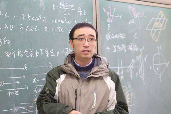 李永乐：清华北大高材生，因网课火遍全网，为何被传