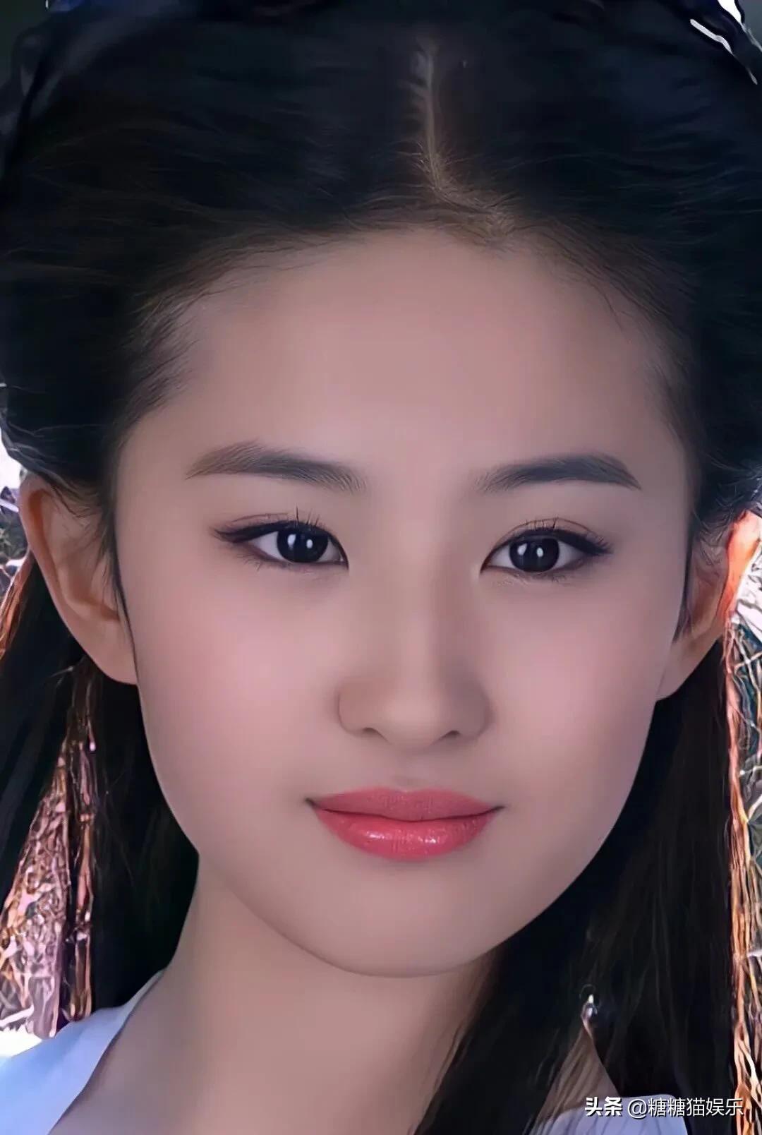 当李若彤遇到刘亦菲时，两大女神，谁的小龙女更美一筹？