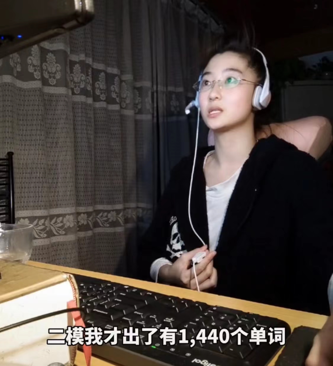 上海高三英语老师走红，代入感太强了，家长：这样的老师来一打