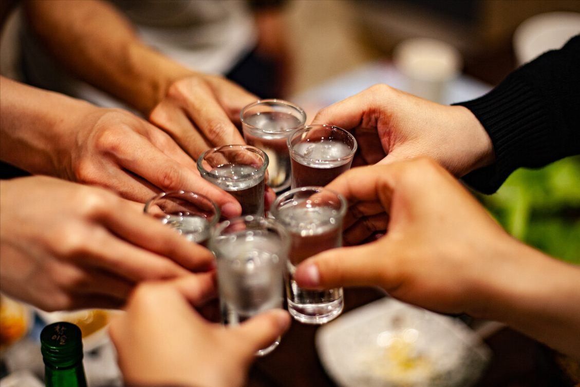 喝酒後，若身體出現這5個現象，說明你已不適合喝酒，建議早戒酒