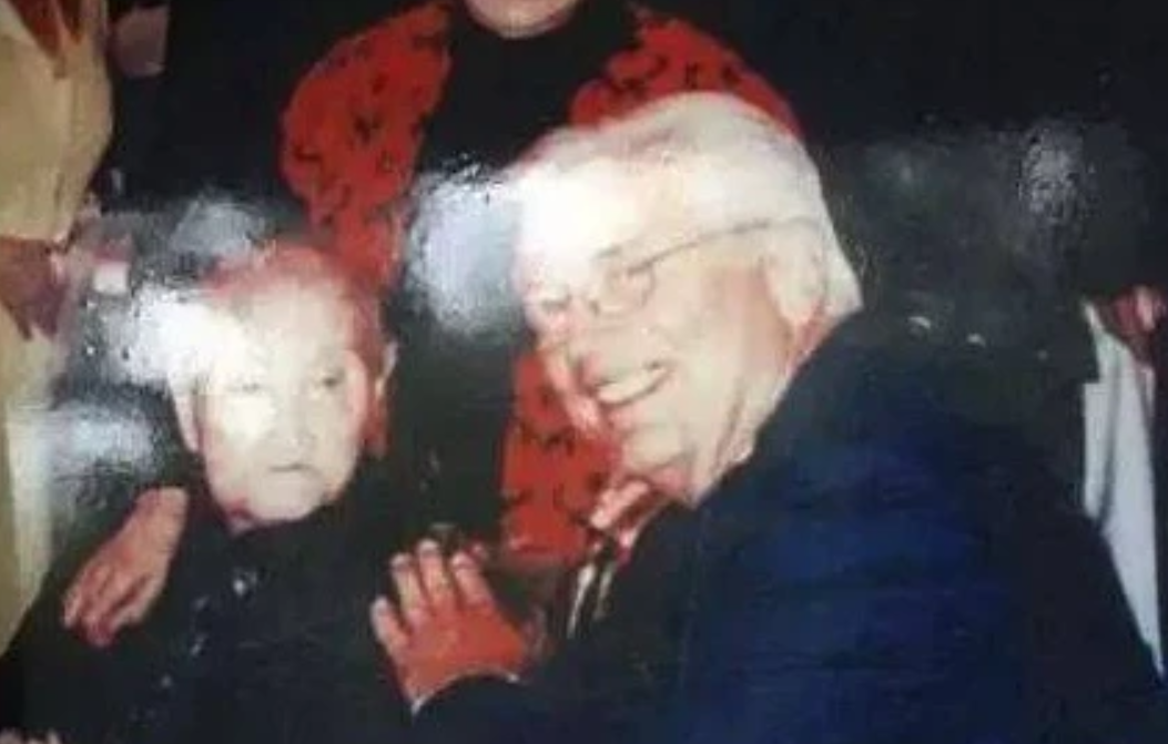 江苏母亲守寡54年，一连培养出13个博士，总结出15字的教子经