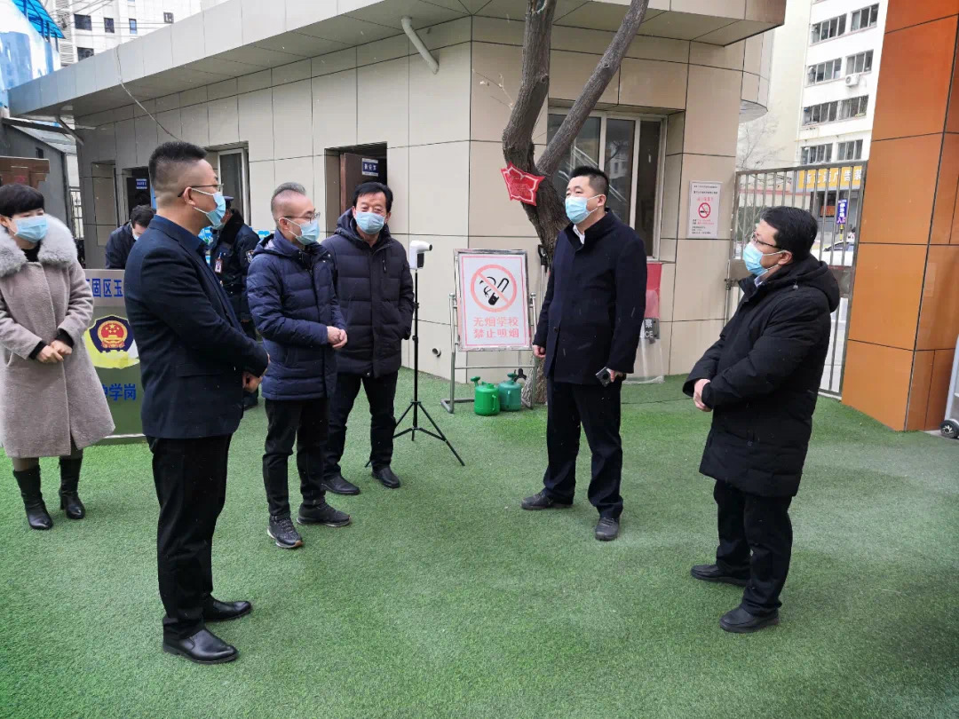区委分管领导调研开学前校园疫情防控工作