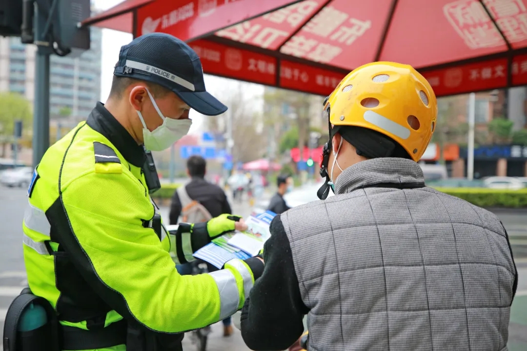 电动两轮车、三轮车、摩托车驾照怎么考？有C1能骑吗？已经明确了