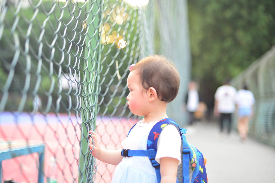 孩子上幼儿园要准备什么？让孩子学会2种技能，开心地上幼儿园