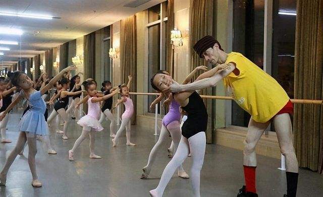 杨丽萍关门弟子郭冷：除了跳舞什么都不会做，年入百万却无人敢嫁