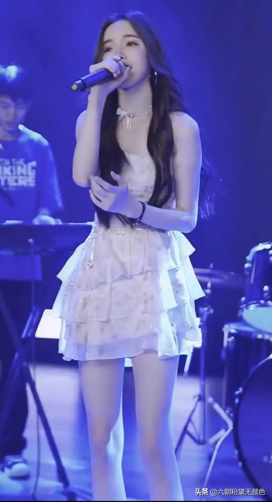 网红歌手 戴羽彤