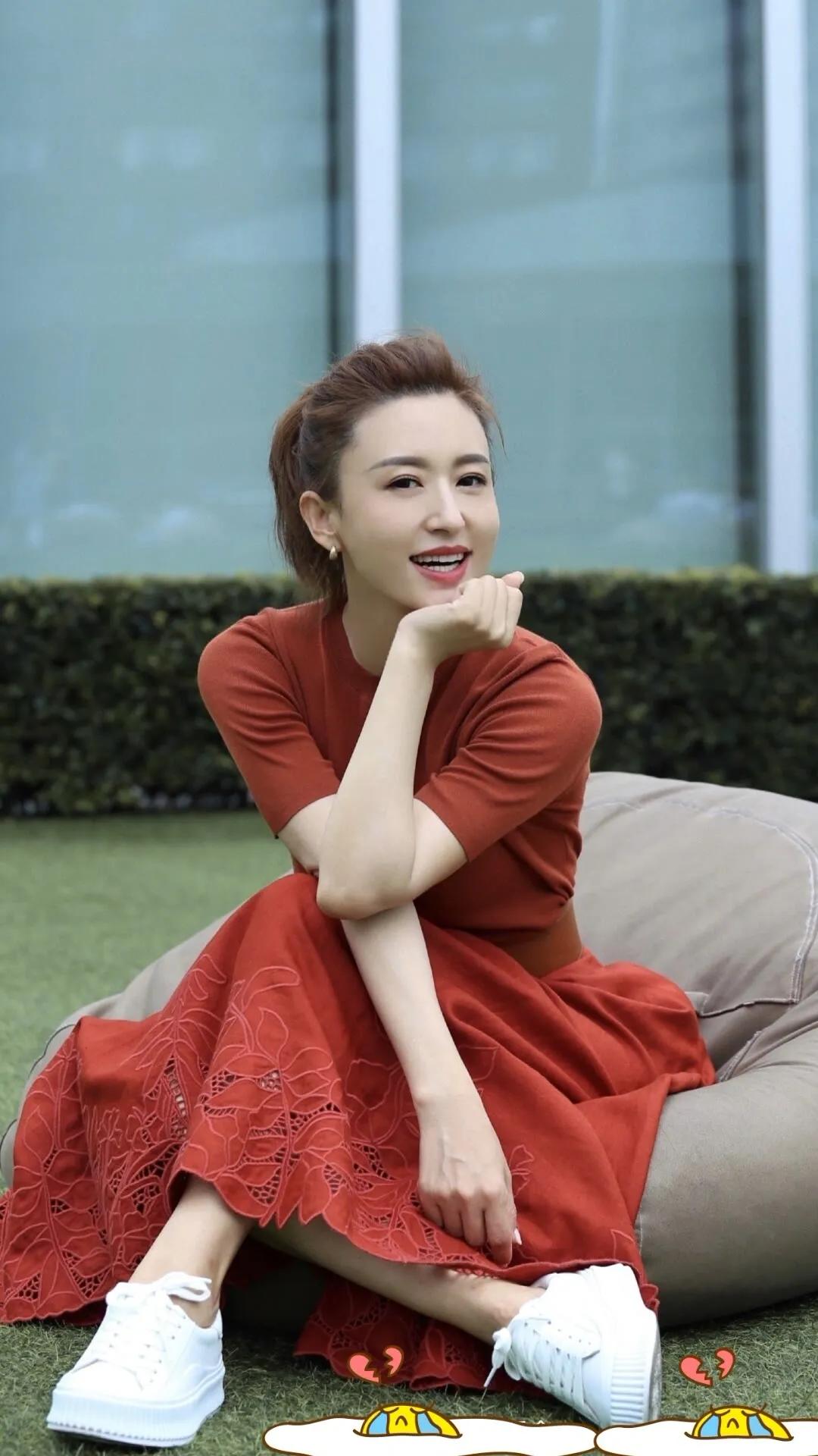 央视节目主持人张蕾1