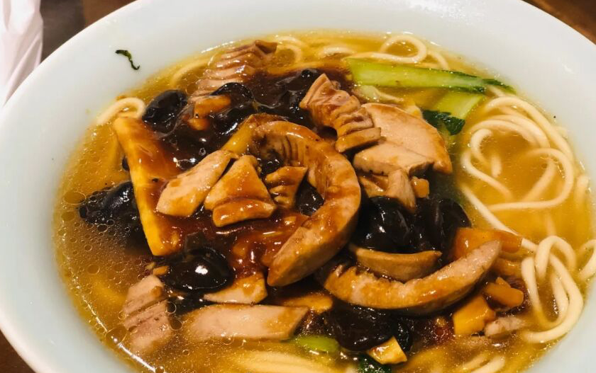 杭州老字号面馆,三鲜面32元一碗,虾跟瓜子一样大,商家:不赚钱