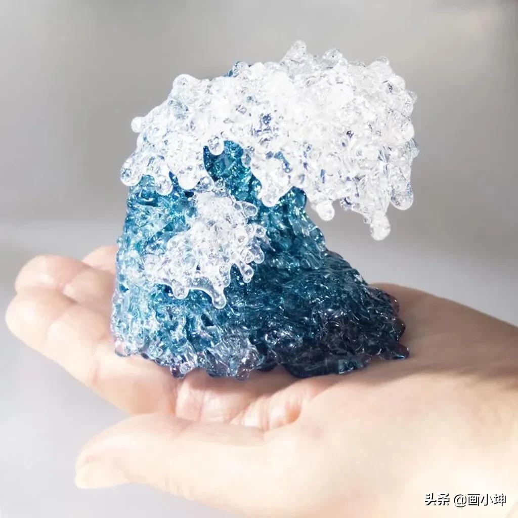 微缩的海浪造型玻璃配饰