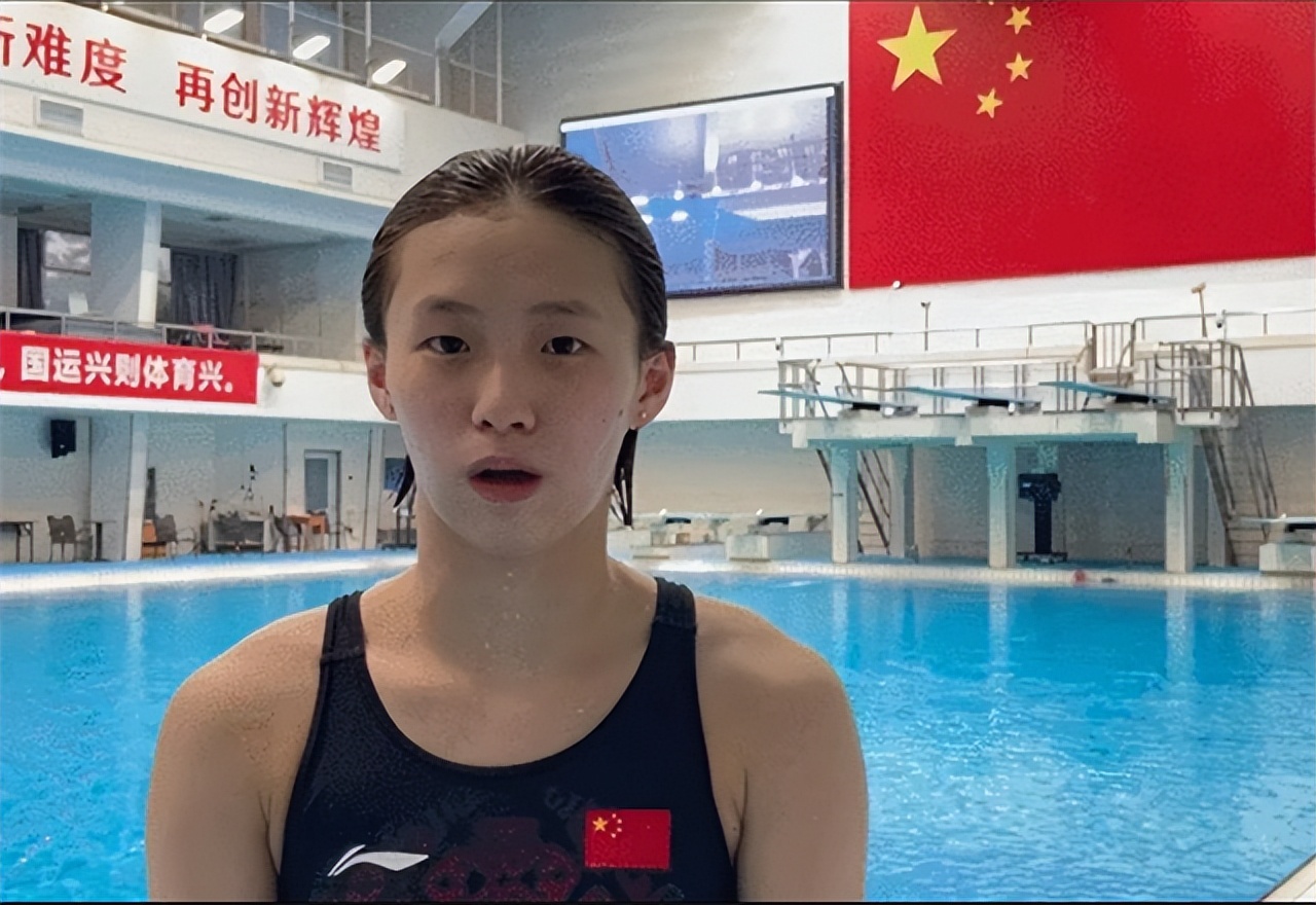 陈若琳太逗！帮全红婵改新造型，把头发梳成大人模样，神似施廷懋