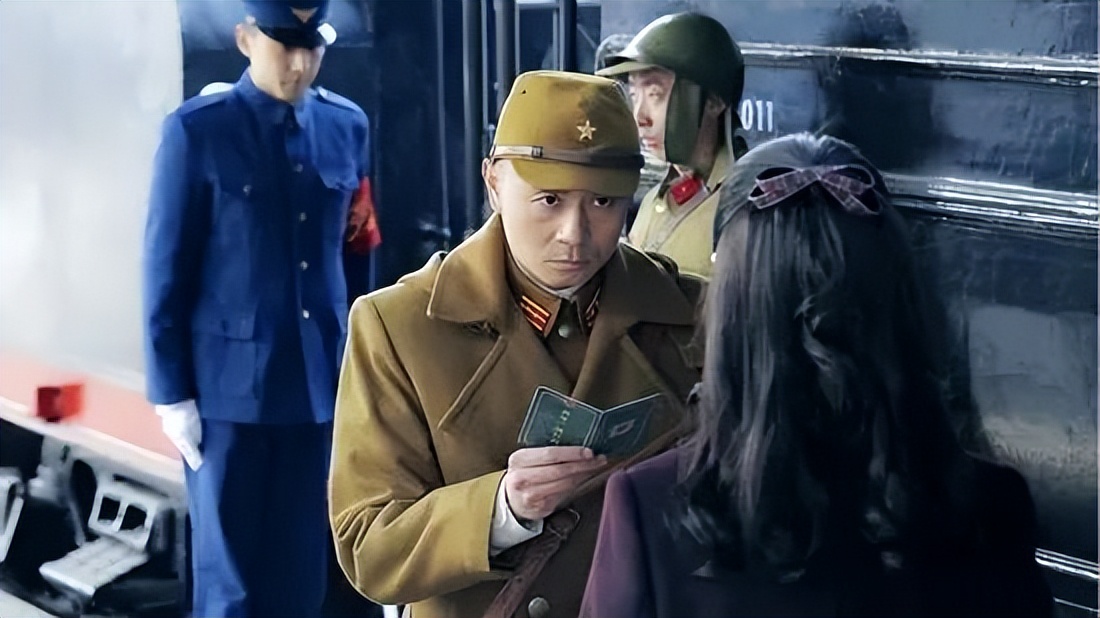 太意外了！《伪装者》中他们看似没有交集，没想到现实中却是夫妻