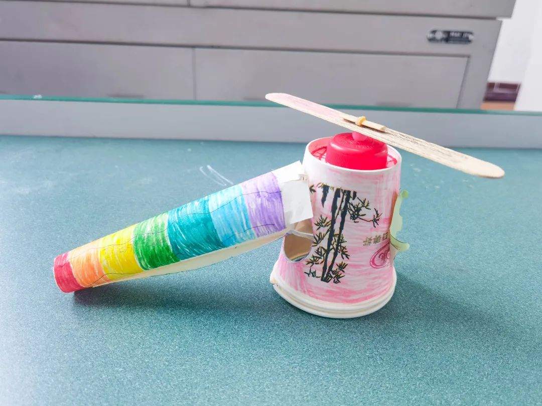 黄甲小学开展“人人参与科技节，我的科技节我做主”科技节活动