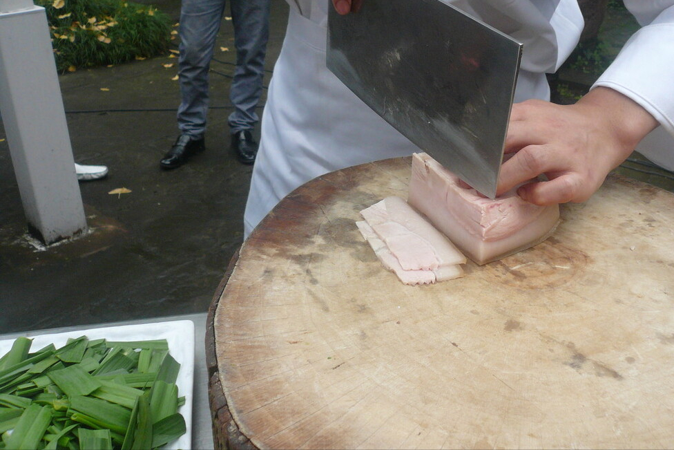 回锅肉怎么做好吃？牢记2个关键，出锅肥而不腻，又香又嫩又下饭