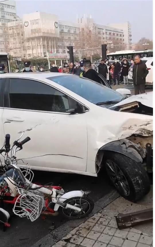 「普法」:邯郸汽车冲撞4人致死 嫌疑人担何责?