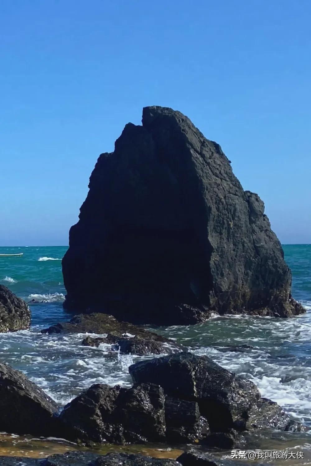 万宁山钦湾，这里有最独特的海石景观。