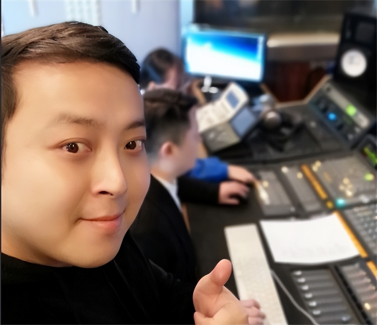 15年四川女主播因内急溺亡，现场只剩一只高跟鞋，土地上明显抓痕