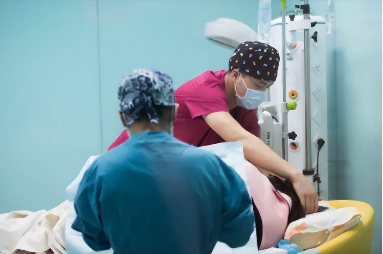 湖南“槟榔大王”家族内斗史：盲人富豪去世，亿万家产引争端