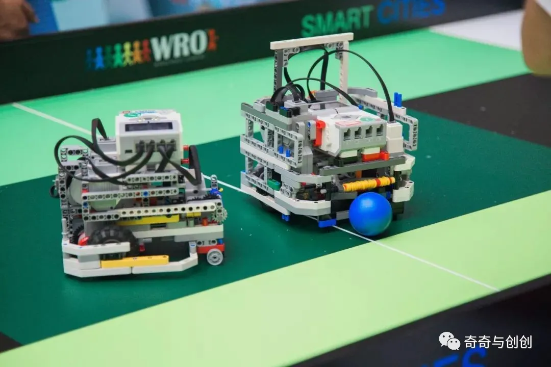 是一场专属于青少年盛宴,wro旨在培养机器人爱好者思考和解决问题的