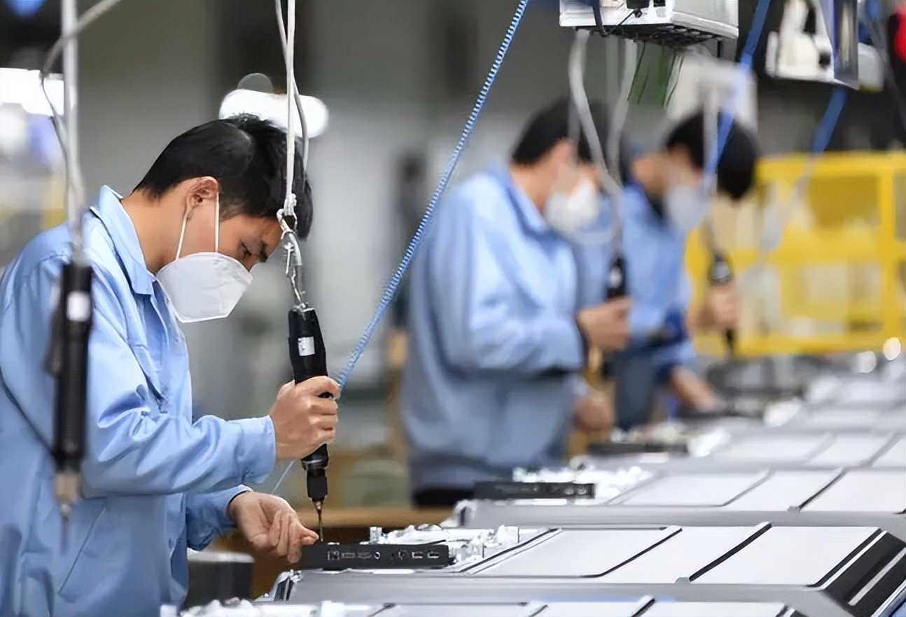 高考填报志愿尽量避开！北大教授：3类职业10年可能被“取代”