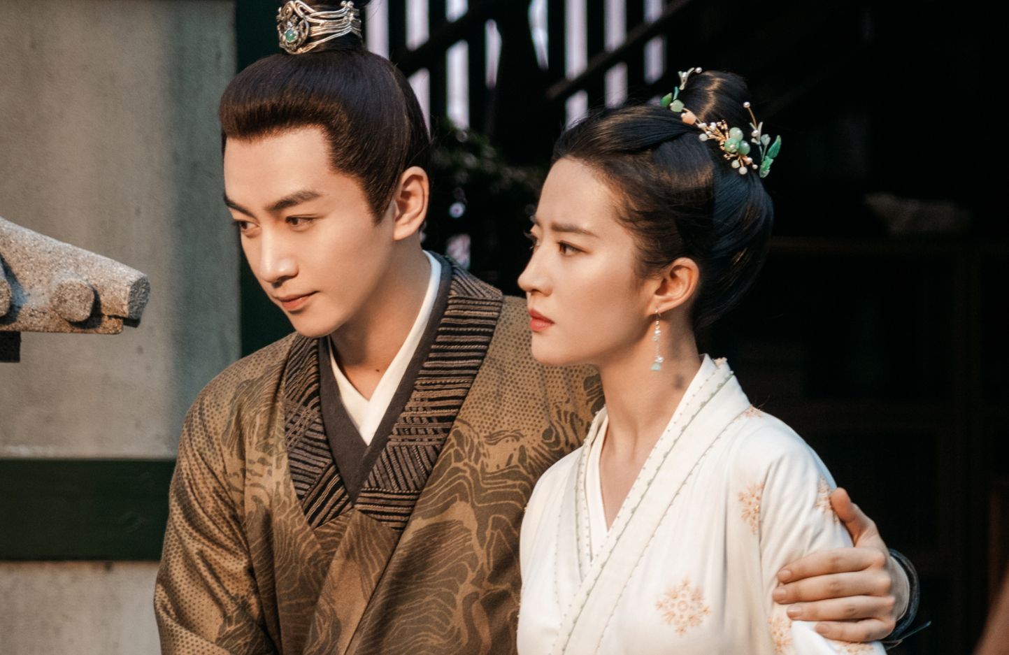 此人的目的就是选择各个击破,离间赵盼儿和顾千帆的感情,关于当年的