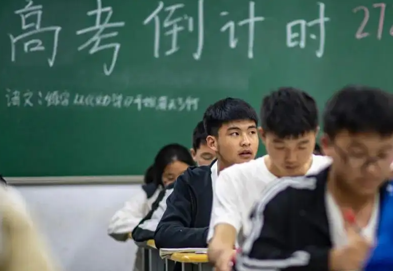 家长这4种行为对于高考生，看似鼓励却有反作用，不要好心办坏事