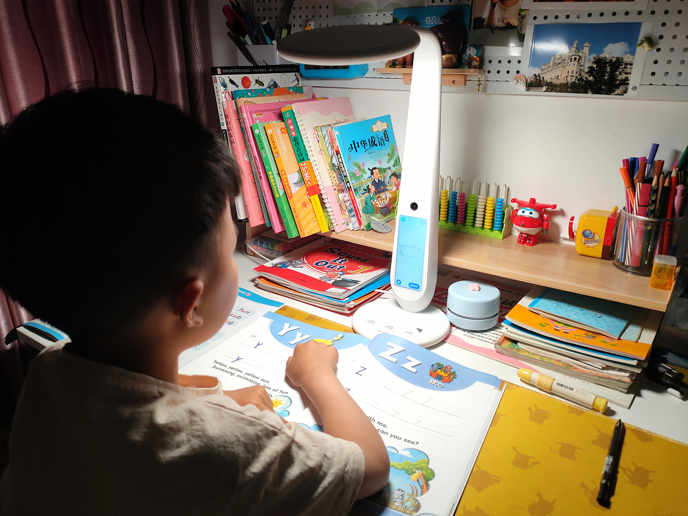 护眼又能指导孩子高效学习的网易有道智能学习灯到底怎么样