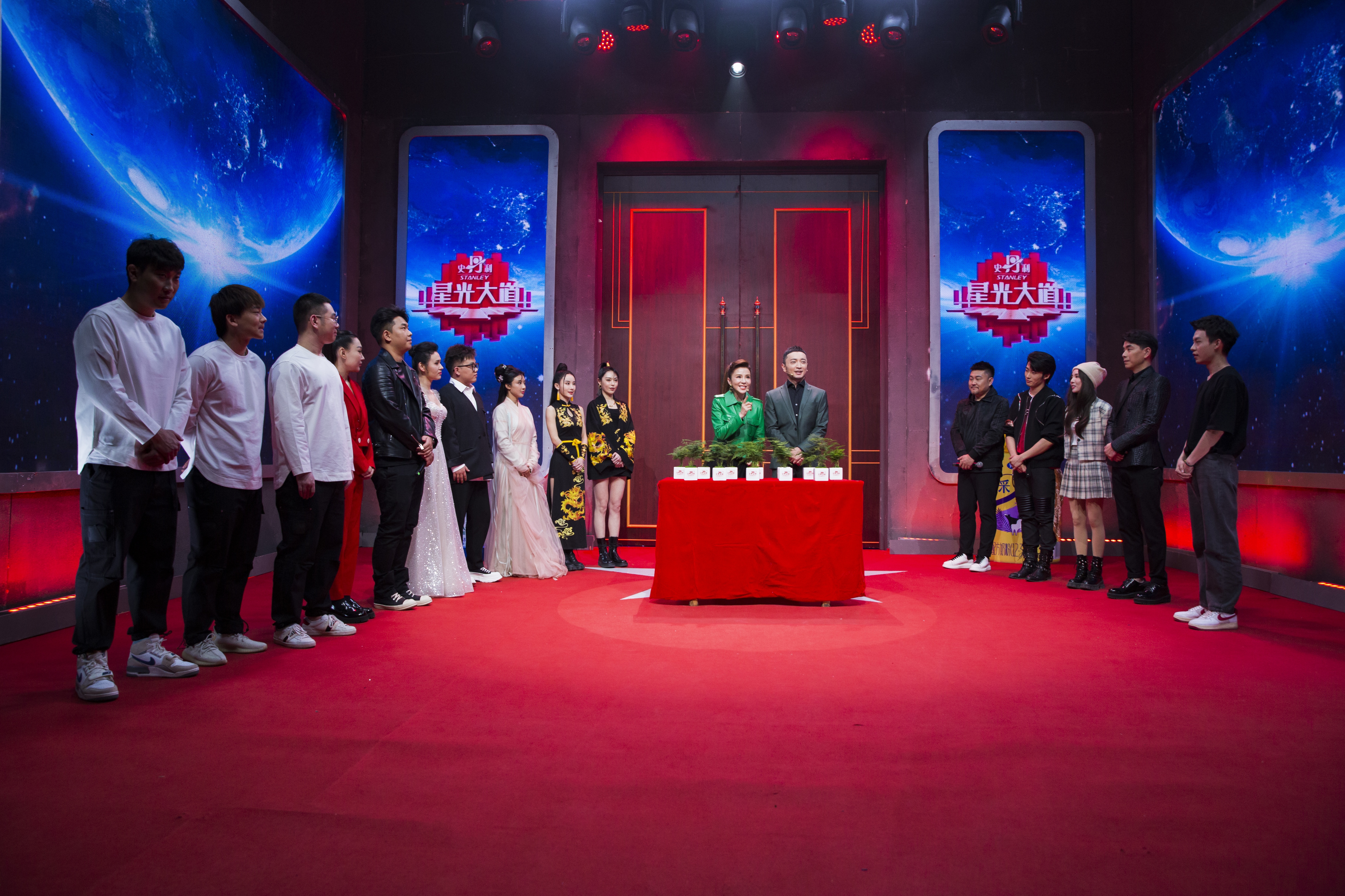 夏日之夜，火热开赛，《星光大道》夏赛季阶段赛闪亮开启