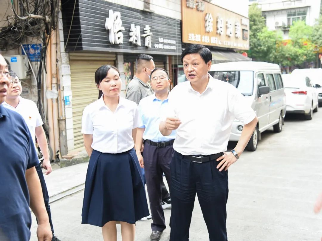 李万千在联点社区督导创建全国文明城市工作时强调 补短板强弱项抓整改 切实推动各项工作全面提质增效