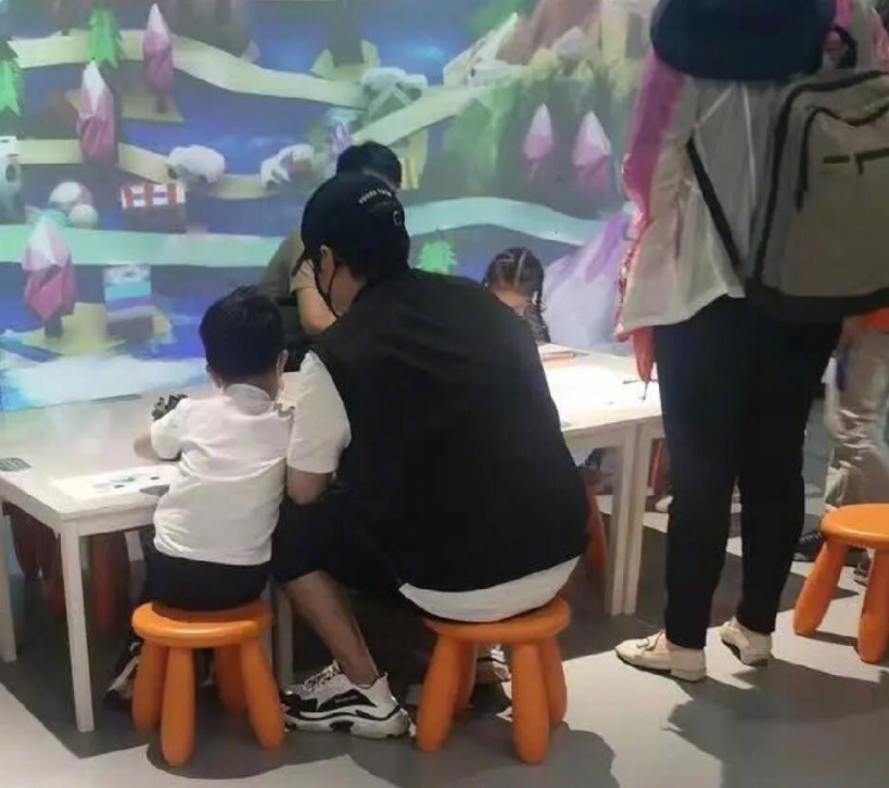 是离婚元年也是结婚元年！2021年12对明星离婚，但也有12对结婚了