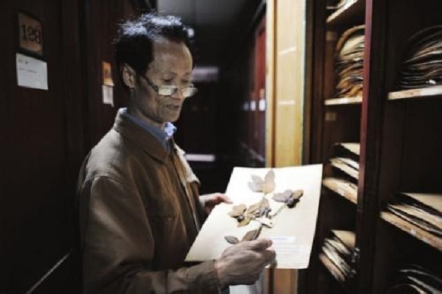 何家庆：“乞丐”般的教授，被绑架吃猪食，却让数万人过上好日子