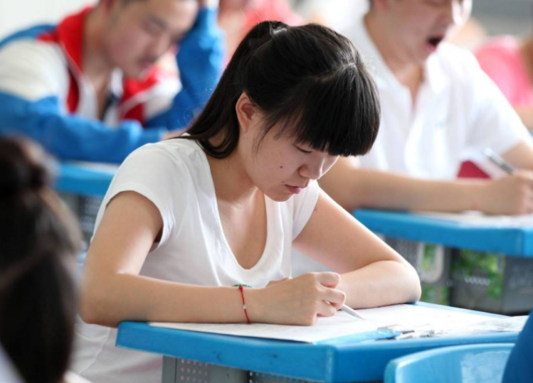 民办三本和公办专科差距很大，别等毕业后才了解，聪明人这样选