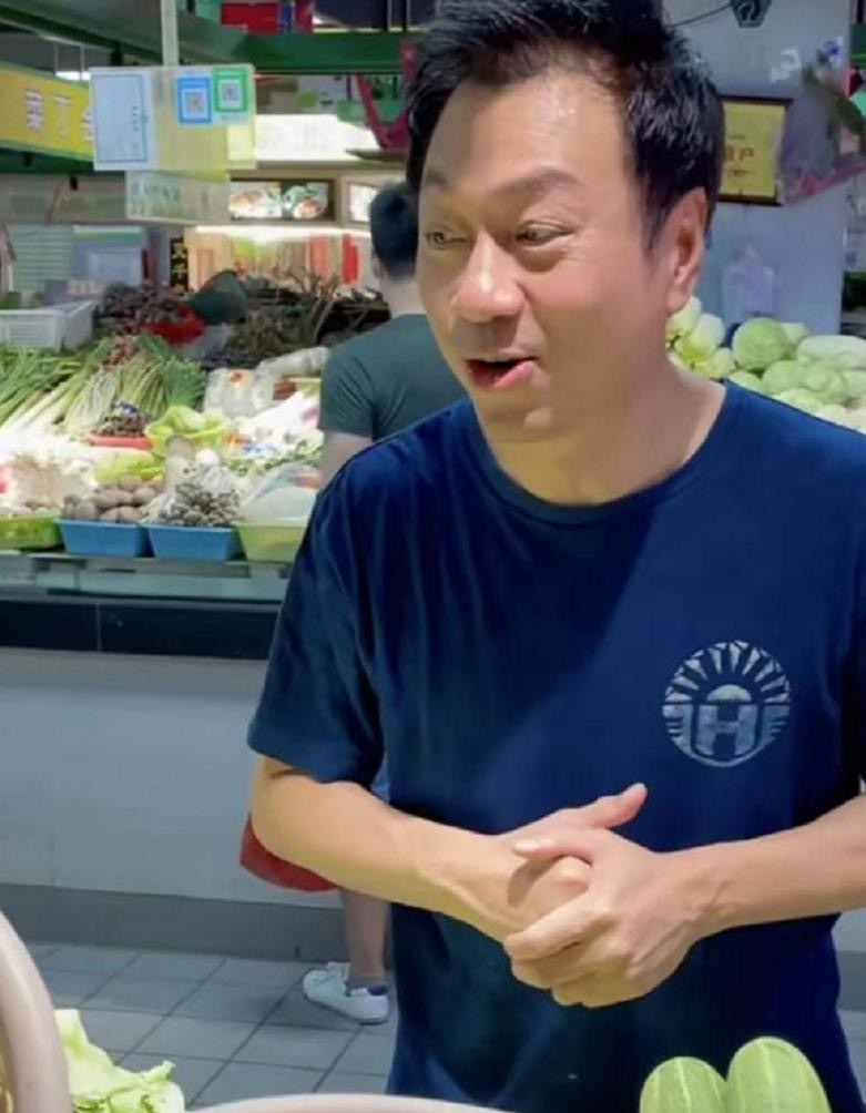 明明是50多岁的大叔，却把自己活成20岁的小伙，这些男星，我服