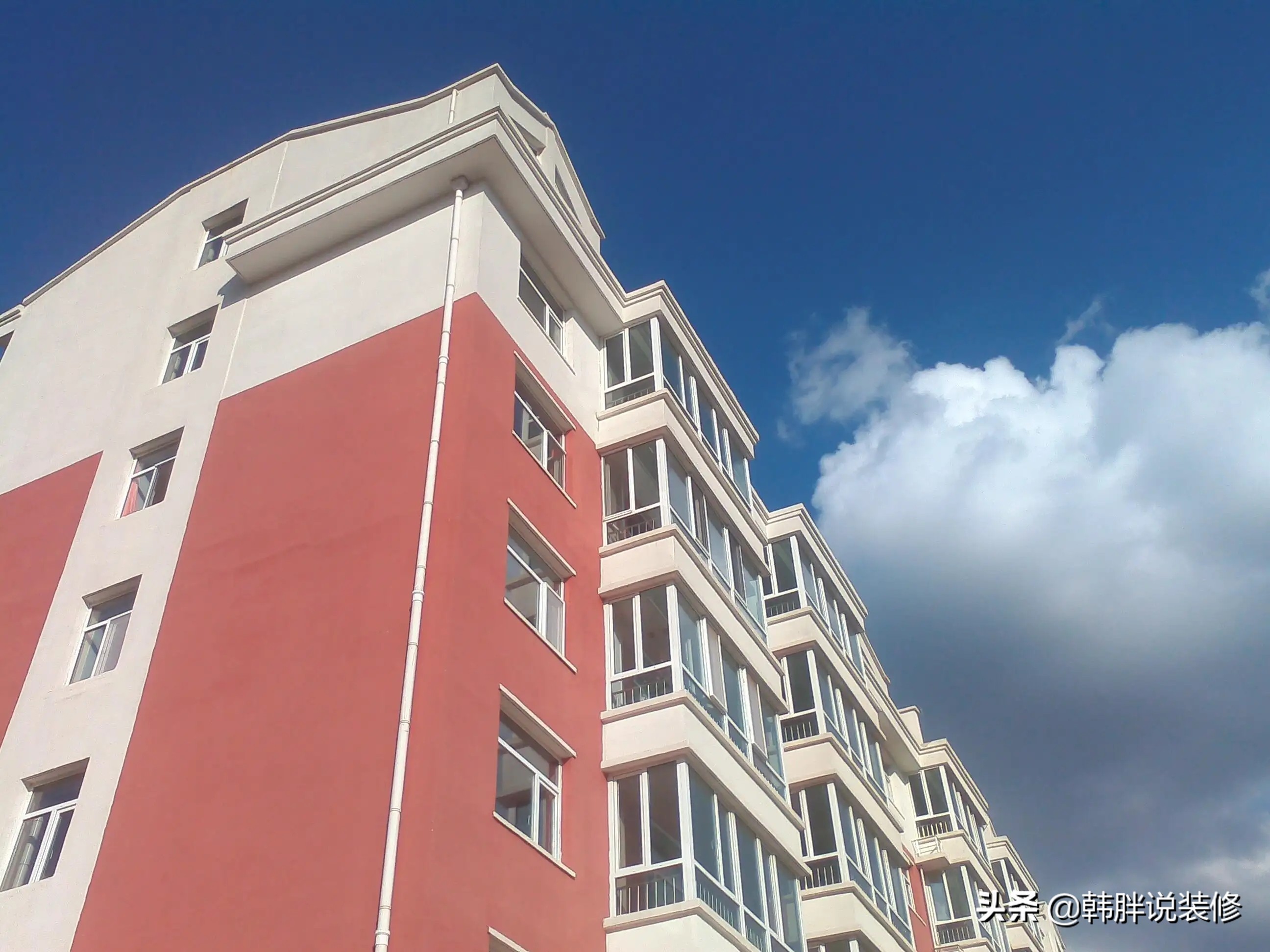 一楼住了3年，简直是苦不堪言，无奈搬到顶楼，生活得到极大改善