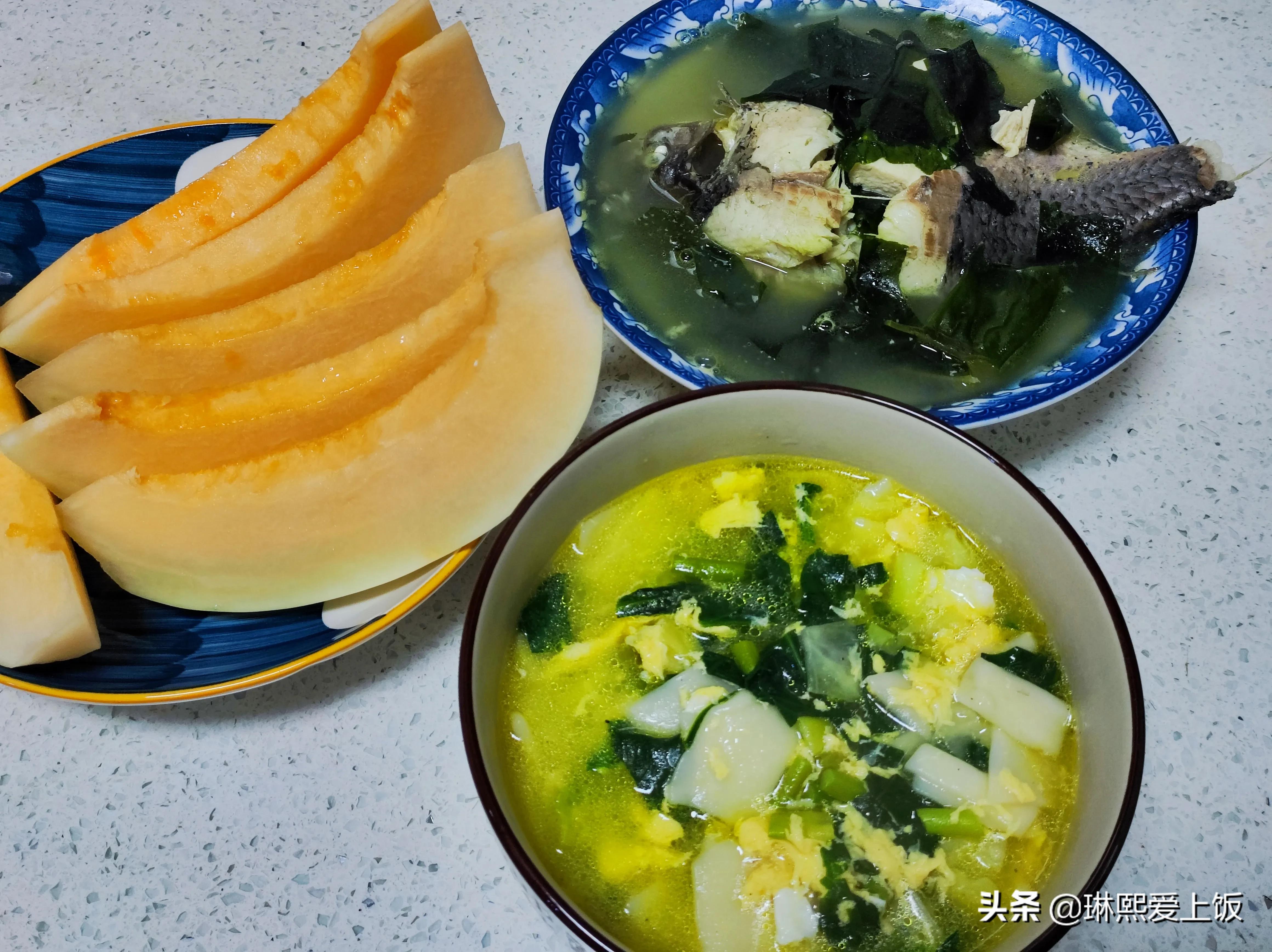 鲜掉眉毛的鲫鱼裙带菜豆腐汤(鲫鱼裙带菜豆腐汤的做法)