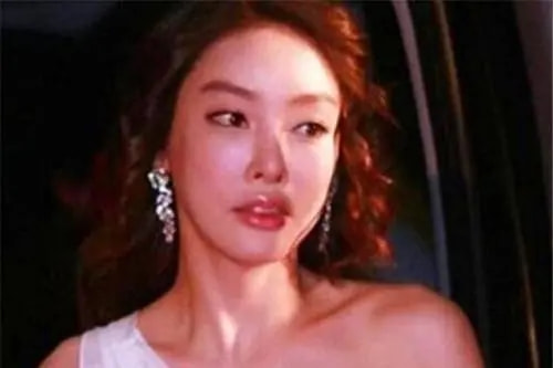 “国民小姨子”姜恩惠：曾被忽悠拍“尺度片”走红，却转行当老师