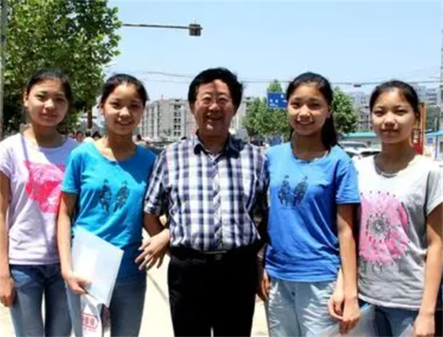 山东四胞胎“冰清玉洁”：12岁离家学艺，上同所大学还住一间宿舍